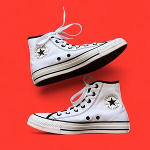 White converse high top sneakers with black trim | contrast stitch - size 7.5 W